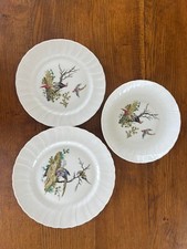 assiette en porcelaine de limoge Bernardeau, artiste Elbé, théme les oiseaux 
