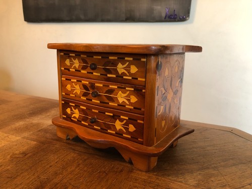 Jolie petite commode - jolie,