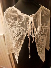 Cape,Dessus D'aube Dentelle Ancienne  Marie Mère Grâce Protégez Nous 
