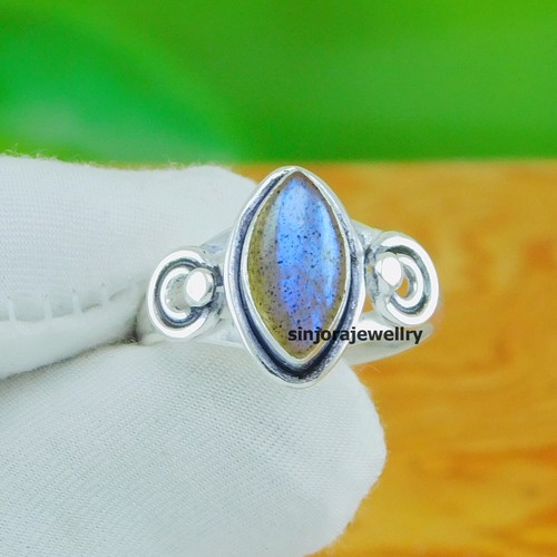 Bague pierre précieuse