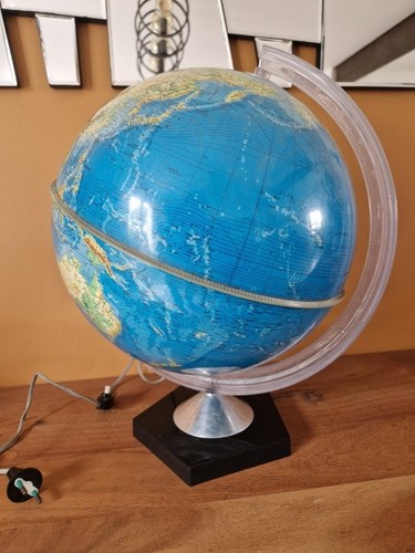 Globe terrestre lumineux