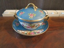 pot couvert ou bol à boillon en porcelaine de limoges décor de fleur 