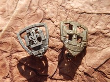 lot 2 insignes reduction scout  LA HUTTE ECLAIREUR GUIDE FRANCE