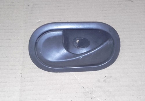 Poignee porte interieure avant - porte,