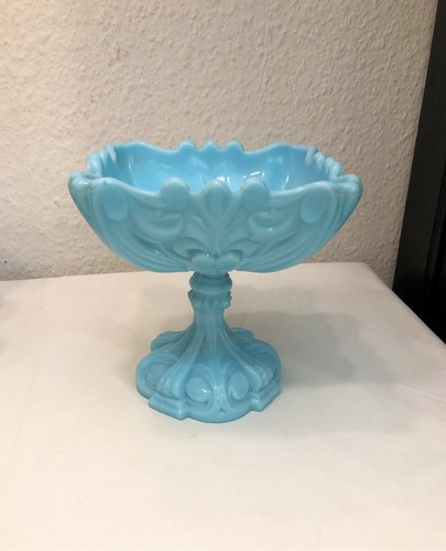Grande coupe sur pied - , en