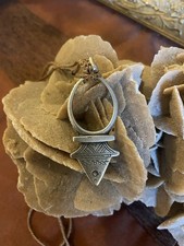 Collier, croix de Timia