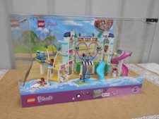VITRINE PUBLICITAIRE DE MAGASIN "jouets LEGO FRIENDS (n°2)"