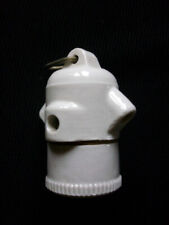 douille ancienne à baïonnette en porcelaine blanche