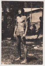 Beau jeune homme sans chemise