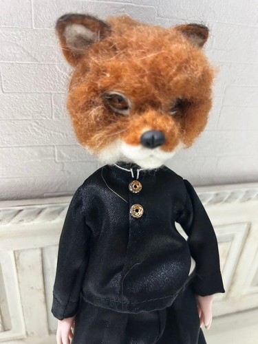 Poupée anthropomorphe renard