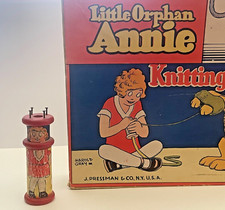 RARE TRICOTIN ANCIEN "LITTLE ORPHAN ANNIE" BOIS PAPIER CHROMOLITHOGRAPHIE 1930