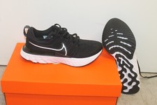 Nike Chaussures Femmes W React