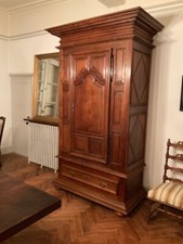 Superbe belle bonnetière époque Louis XIV armoire XVIIe