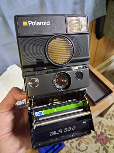 Polaroid slr 680 - polaroid,