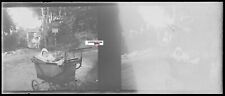 Forêt, bébé, Plaque verre photo stéréoscopique, négatif noir & blanc 4,5x10,7 cm