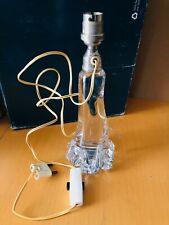 Pied de lampe en cristal de Baccarat France en très bon état vendu sans ampoule