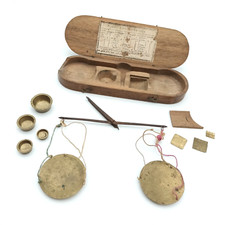 Balance Trebuchet de changeur Boite avec Poids Monetaire 18EME pour OR