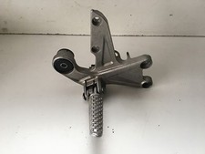 UNE PLATINE PILOTE DROIT REPOSE PIED HONDA 1000 CBR RR 2009 CBR1000RR 2009 SC59