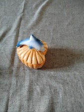 Bibelot boite en porcelaine