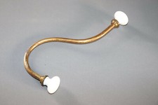 Patere Ancienne Porcelaine Blanche deux boutons , il manque la fixation