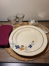 Plat de service rond de la manufacture française SARREGUEMINES modèle 5041