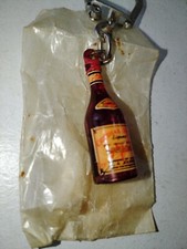 SUPERBE PORTE CLE BOUTEILLE LIQUEUR CORDIAL MEDOC 1960 OLD KEY RING N20