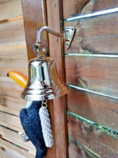 Cloche murale en laiton pour