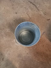 Seau en acier galvanisé