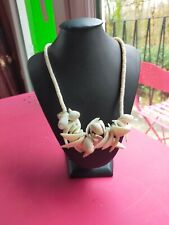 COLLIER  DE  COQUILLAGES  DE  STYLE  TAHITIEN / POLYNÉSIEN 