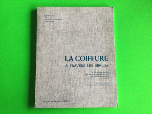 Livre coiffure travers - la, à