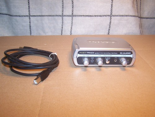 Audio fast track guitar mic - track,