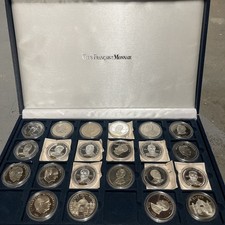 Coffret Les présidents de la république composé de 22 médailles+ Certificat