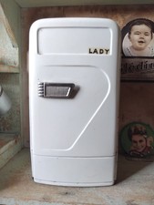 JOUET ANCIEN PETIT FRIGO LADY
