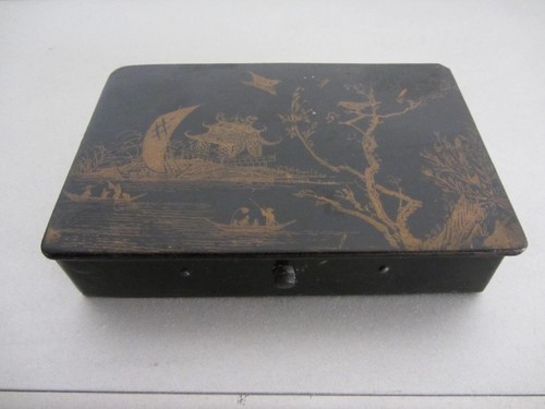 Coffret carton bouilli - , laqué