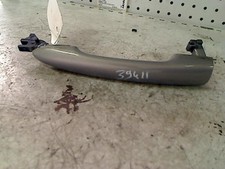 Poignee porte avant droit RENAULT MEGANE 2 PHASE 1 7701474436