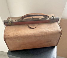 Ancienne sacoche de médecin