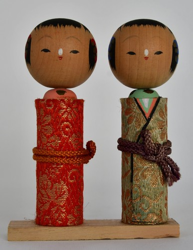 Paire poupées kokeshi - de,