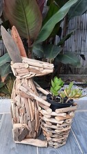 décoration marine : lapin porte plante en bois flotté