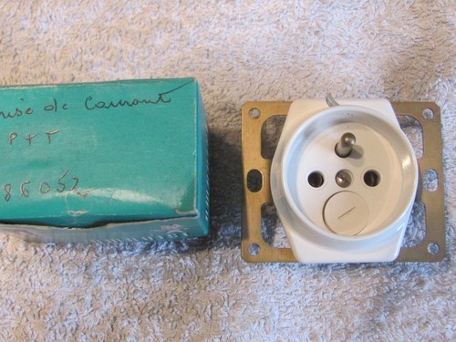 Legrand ancienne prise 220 - ancienne,