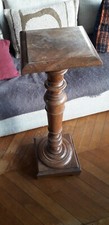 Colonne ancienne en bois