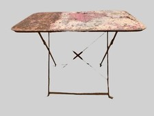 Table de jardin pliante en fer forgé  XX siècle