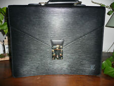 LOUIS VUITTON porte-documents en cuir épi noir excellent état pas servi