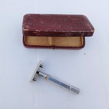 Rasoir ancien dans sa boite