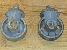 2 anciennes roulettes en métal fonte design loft usine indus vintage