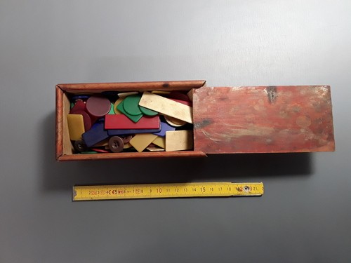 Ancienne boîte bois jetons - boîte,