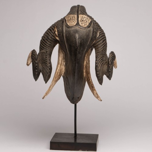 1393 masque baoule avec socle - 1393,