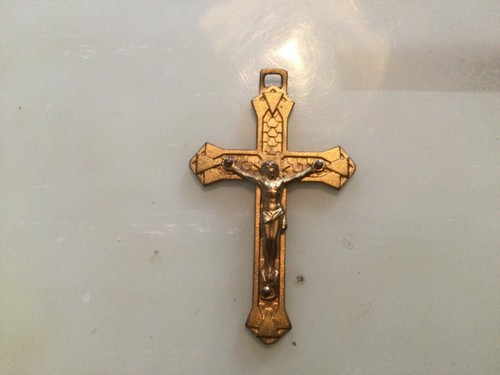 Ancien pendentif religieux