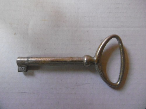 Clé clef ancienne creuse - ancienne,