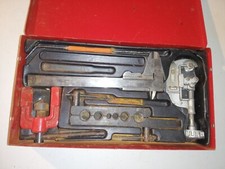 COFFRET D'OUTILS A COLLETS CONIQUES  COUPE TUBE PIED A COULISSE