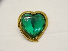 -BELLE PETITE BROCHE YVES